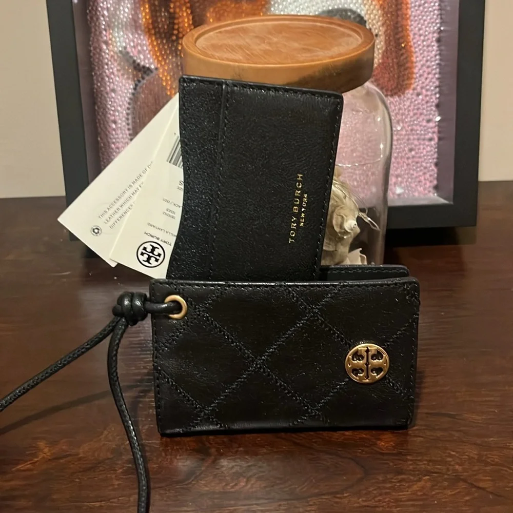 Tory Burch compact tory